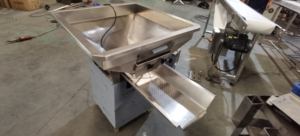 Nuevo Alimentador Vibratorio Personalizado de Acero Inoxidable 304 Duradero de 2024, Tolva de Alimentación Grande de 150L Antibacteriana para la Industria Alimentaria - Product Image 4