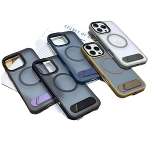 Meilleures ventes de coque de téléphone de marque de luxe avec chargeur sans fil bord carré étui souple en TPU étui pour téléphone portable pour iphone 15 - Product Image 1