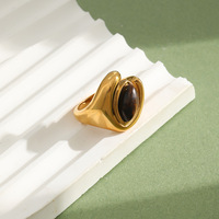 Massiver Vintage Hypoallergener 18K Vergoldeter Edelstahlring mit Unregelmäßigem Offenem Fassung und Natürlichem Marquise-Tigerauge-Stein