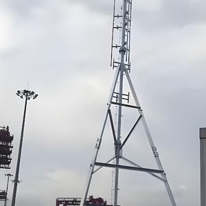 Poteau en acier galvanisé robuste à hauteur personnalisable avec services de soudage, découpe et pliage pour équipements de vidéosurveillance et sans fil - Product Image 1
