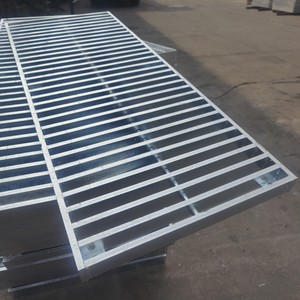 Canal d'allée de vidange <span class=keywords><strong>extérieur</strong></span> <span class=keywords><strong>Grille</strong></span> de vidange de tranchée Couverture de tranchée d'égout Canal de vidange <span class=keywords><strong>Grille</strong></span> de barre en acier - Product Image 1