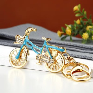 Llavero de Bicicleta Metálico Vintage con Diamantes de Imitación, Colgante para Mochila, Anillo para Llaves de Bicicleta Estilo Antiguo - Product Image 1