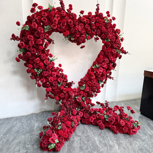 Teste di Fiori di Rosa Artificiali in Velluto Fatti a Mano, Arco Floreale a Forma di <span class=keywords><strong>Cuore</strong></span> Rosso per Sfondo Matrimoniale - Product Image 3