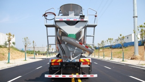 รถผสมคอนกรีต SHACMAN 5M3 พวงมาลัยขวา รถผสมคอนกรีตใหม่สำหรับงานก่อสร้างทางไกล - Product Image 3