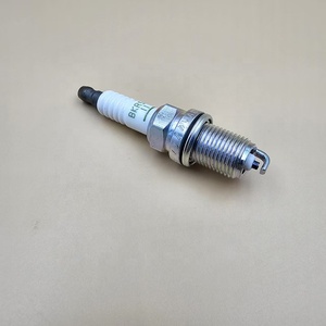 Pièces détachées automobiles Bougies d'allumage de <span class=keywords><strong>voiture</strong></span> de qualité supérieure BKR5E-11 OEM 6953 Bougie d'allumage automatique avec longue durée de vie pour bougie d'allumage de <span class=keywords><strong>moteur</strong></span> de <span class=keywords><strong>voiture</strong></span> - Product Image 4