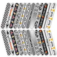 Bracelets de course à motif drapeau à carreaux |   Accessoires de fête amusants en PVC pour garçons et filles