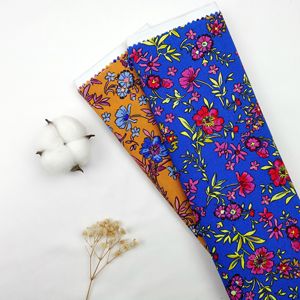 Tissu en coton <span class=keywords><strong>imprimé</strong></span> numérique à motifs floraux de haute qualité en gros pour vêtements - Product Image 4