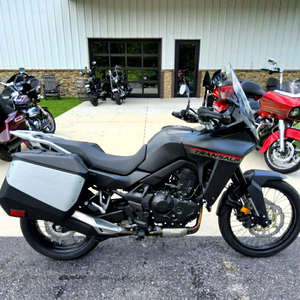 Nueva Motocicleta de Aventura Honda Transalp 2025 con Tecnología Avanzada para el Piloto, 3 Años de Garantía, en Stock - Product Image 1