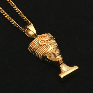 Collier pendentif Fatima Hip-Hop Reine Égyptienne Antique, Bijou Portrait de Tête Néfertiti Égyptien - Product Image 3