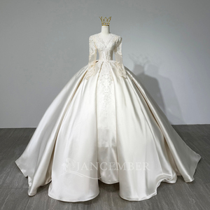 Robe de mariée élégante JFH136 à col en V en satin brodé à manches longues avec longue traîne - Product Image 1