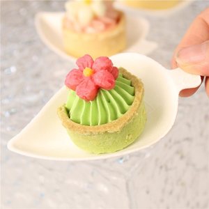 Assiettes miniatures biodégradables jetables en forme de feuille, personnalisables, parfaites pour les réunions, les fêtes, les mariages et les événements. - Product Image 4