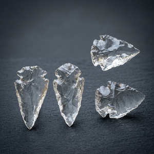 Pointes de flèches en cristal de quartz transparent sculptées à la main, forme triangulaire, imitation antique, points de pierres précieuses, objet de collection artistique - Product Image 3