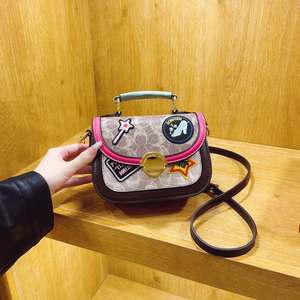 กระเป๋าสะพายข้างเล็ก Lady Cross-border Fashion พร้อมดีเทลตกแต่ง ลายพิมพ์เรโทร รุ่น 680 - Product Image 5