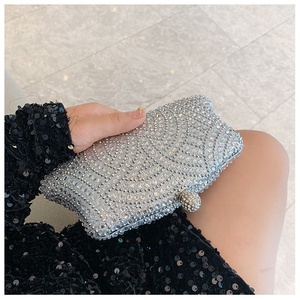 Sac à main scintillant en strass 2026 pour femmes, sacs <span class=keywords><strong>de</strong></span> soirée vegan, sac à main en perles, pochette <span class=keywords><strong>de</strong></span> soirée pour femmes, sacs à main <span class=keywords><strong>de</strong></span> cérémonie <span class=keywords><strong>de</strong></span> mariage - Product Image 6