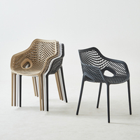 Silla de Comedor Moderna Apilable para Exteriores, Negra, de Polipropileno