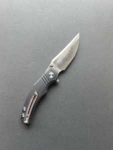 Nuevo Modelo 2026, Cuchillo Plegable de Acero D2 con Mango de G10 Negro Resistente, Cuchillo EDC de Alto Rendimiento con Mecanismo Flipper para Hombre, Personalizable OEM - Product Image 3