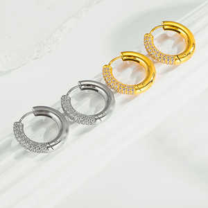 Boucles d'oreilles créoles en zircon brillant, vente populaire transfrontalière, plaquées or 18 carats, hypoallergéniques, en acier titane, pour femmes - Product Image 6