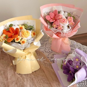 Elegante Bouquet di Rose e Tulipani Annodati a Mano con Fiori in Filato, <span class=keywords><strong>Regalo</strong></span> Transfrontaliero per San Valentino e <span class=keywords><strong>Compleanno</strong></span> della <span class=keywords><strong>Fidanzata</strong></span> - Product Image 3