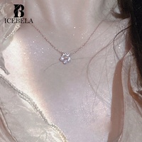 Zarte und stilvolle S925 Sterlingsilber-Halskette mit Roségold-Beschichtung und glitzernden Zirkonia-Blumenanhänger für Damen