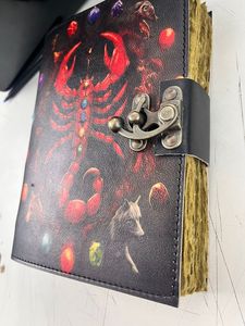 Agenda en cuir avec impression de scorpion rouge, couverture rigide, impression UV, reliure cousue, 120 feuilles, 240 pages - Product Image 1
