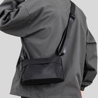 2026 Nieuwe effen trendy Oxford casual schoudertas voor heren, minimalistische mode, grote capaciteit, waterdichte messenger bag