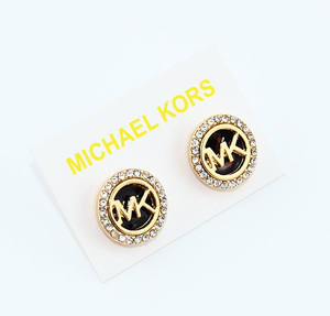 Pendientes de Moda Coreana con Diseño de Gancho y Letras, Chapados en Oro de 18K, Aleación de Lujo, Marca OEM, Unisex, Venta al Por Mayor - Product Image 3