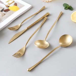 Ensemble <span class=keywords><strong>de</strong></span> couverts <span class=keywords><strong>de</strong></span> luxe en acier inoxydable 304 doré mat, couteau, fourchette à fruits, cuillère, vaisselle <span class=keywords><strong>de</strong></span> table, ustensiles <span class=keywords><strong>de</strong></span> cuisine - Product Image 4