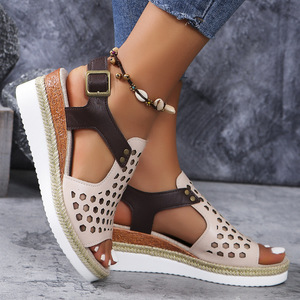 Nouvelles sandales compensées ajourées pour femmes, à plateforme et semelle épaisse, à bout ouvert, pour l'été - Product Image 4