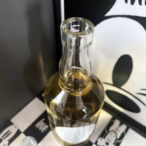 Botella Transparente Redonda y Delgada de 750 ml, Botella de Vidrio de 25 Onzas para Bebidas Frías, Café, Jugos, Licores y Té - Product Image 6