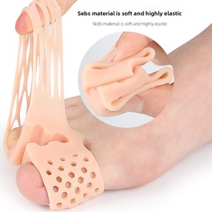 Sandales respirantes en matériau SEBS avec clip pour les orteils, pour <span class=keywords><strong>hallux</strong></span> <span class=keywords><strong>valgus</strong></span>, séparation des orteils superposés et correction des orteils arrière - Product Image 4