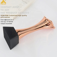 Trophée élégant Holywell 2026 en alliage d'aluminium plaqué or rose, gravé motif rose, base en cristal noir, conception gratuite, vente chaude