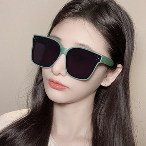 แว่นกันแดดแบบคลิปออนสุดอินเทรนด์สำหรับผู้ชาย ป้องกันรังสียูวี 400 แบบโพลาไรซ์ เลนส์พีซี พร้อมกล่องบรรจุภัณฑ์ - Product Image 2