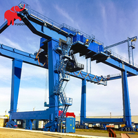 Grue portuaire à portique pour la manutention de conteneurs de 20, 40 et 45 pieds, et de conteneurs maritimes de 40, 45 et 40,5 tonnes, pour la zone de transport