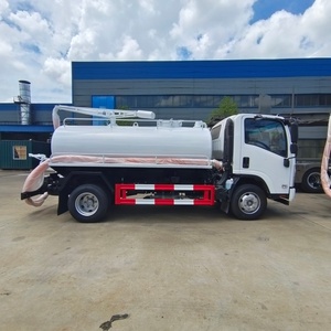 Camion-citerne à vide Isuzu 6000 litres pour l'aspiration des eaux usées et des fosses septiques - Product Image 4