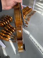 Violon Fait Main Prix de Gros 4/4 Érable Épicéa Vieilli Son Doux Cordes Nylon Instrument Accepte OEM