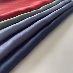Commercio all'ingrosso nuovo design tessuto <span class=keywords><strong>crepe</strong></span> dorato di lusso in lamina d'oro satinato 100% tessuto in poliestere per il vestito - Product Image 3