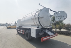 Camion de réparation d'urgence municipal Dongfeng 4x2 de Chine, véhicule utilitaire de type caisse, camion d'aspiration d'eaux usées haute pression, réservoir d'aspiration diesel - Product Image 4