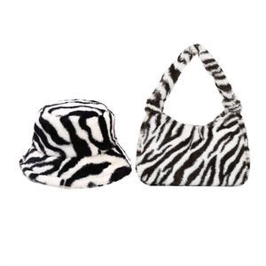 Conjunto de Bolso y Sombrero con Estampado de Vaca y Peluche para Niñas, Estilo Informal, Ecológico, para Uso Diario y Fiestas, 100% Nuevo - Product Image 3