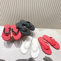 Sandales plates antidérapantes à semelles rouges cloutées de style européen pour hommes, tongs décontractées d'extérieur pour couples, respirantes pour l'été