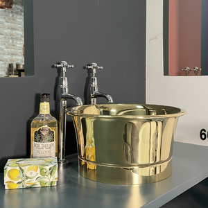 Lavabo en laiton avec couvercle à roulettes - Product Image 1