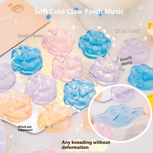 Jouet Squishy Patte de Chat en Gelée Style Xiaohongshu, Article Tendance TikTok, Jouet Anti-Stress pour Enfants en EVA, Idéal pour les Marchés Nocturnes - Product Image 5