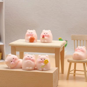 Figuras de cerdos de dibujos animados en miniatura de resina, forma de animal, decoración del hogar, adorno artístico para escritorio - Product Image 1