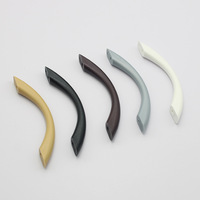 Perilla Moderna de Plástico con Manija Negra para Muebles de Cocina, Cómodas y Armarios - Duradera y de Fácil Instalación, Diseño en Forma de Arco
