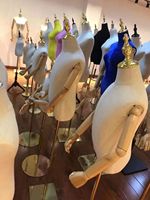 Mannequin de vitrine en fibre de verre Lavinia Boutique, tête et corps entiers, gris, taille adulte européenne, sur mesure