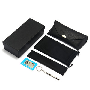 Étui à lunettes en cuir PU grain litchi noir et blanc de haute qualité avec logo personnalisé pour ensemble de lunettes carrées - Product Image 1