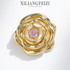 เข็มกลัดหรูหรา Xiliangfeizi รูปทรงดอกไม้ ชุบทอง โลหะผสมสังกะสี ประดับเพทายสีชมพูทรงกลม ของขวัญสำหรับผู้หญิง เครื่องประดับ - Product Image 1