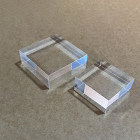 Bloc de présentation en acrylique transparent, support solide et poli pour bijoux et objets de collection avec bord biseauté