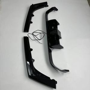 Lèvre de pare-chocs arrière en gros d'usine avec diffuseur LED Lèvre arrière noire en plastique ABS adaptée à <span class=keywords><strong>BMW</strong></span> M3 F80/M4 F82 - Product Image 4