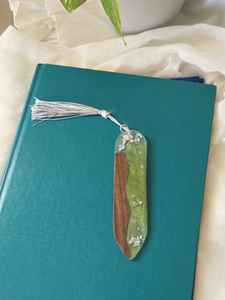 Marcapáginas de resina y madera: una combinación perfecta de creatividad, artesanía y funcionalidad - Product Image 6