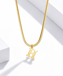 Collar con Colgante de Letra H, Acero Inoxidable, Chapado en Oro de 14K, Cadena de Serpiente, Estilo Minimalista, Unisex, para Uso Diario - Product Image 1